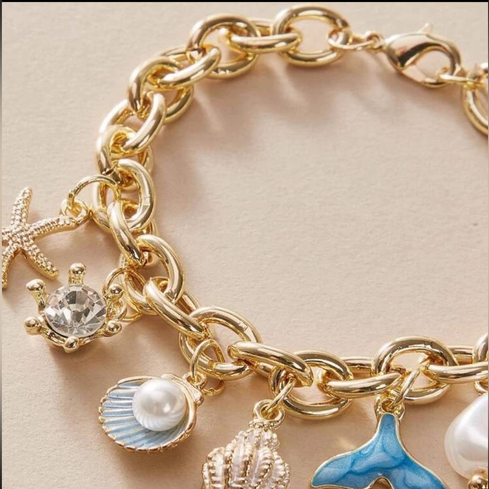 Starfish & Fish Tail Charm in 18k Gold Filled Bracelet - Picture 3 of 3